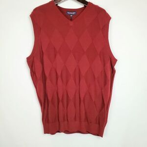 Roundtree & Yorke 2XB Red Argyle V-Neck Sweater Vest